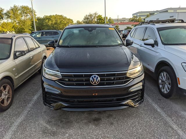 2022 Volkswagen Tiguan SE R-Line Black