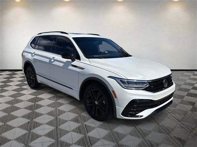 2022 Volkswagen Tiguan SE R-Line Black