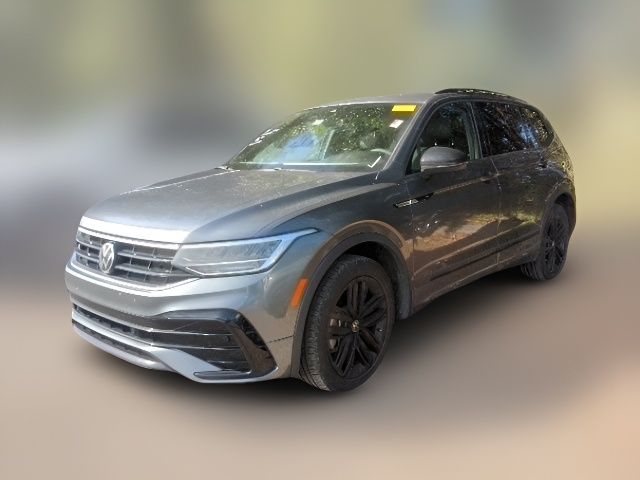 2022 Volkswagen Tiguan SE R-Line Black