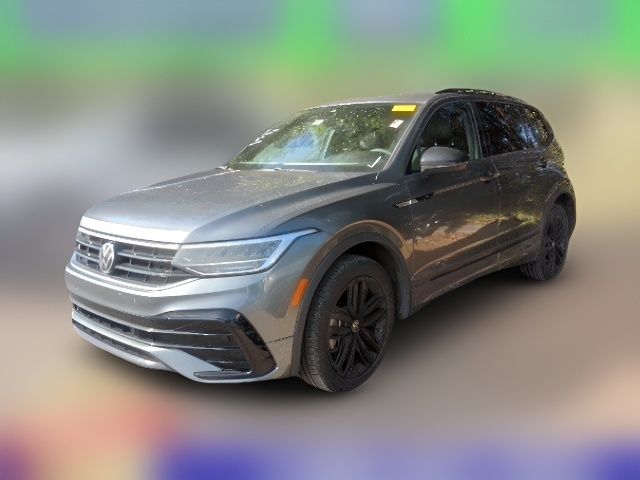 2022 Volkswagen Tiguan SE R-Line Black