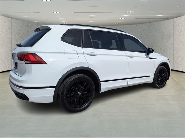 2022 Volkswagen Tiguan SE R-Line Black