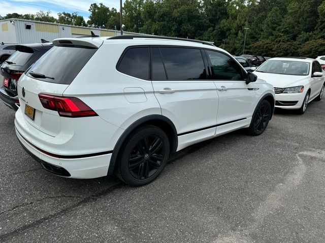 2022 Volkswagen Tiguan SE R-Line Black