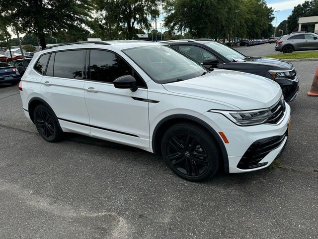 2022 Volkswagen Tiguan SE R-Line Black