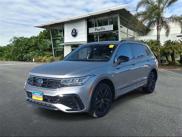 2022 Volkswagen Tiguan SE R-Line Black