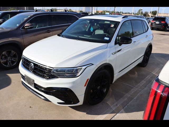 2022 Volkswagen Tiguan SE R-Line Black