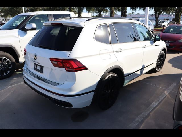 2022 Volkswagen Tiguan SE R-Line Black