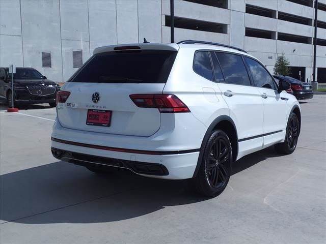 2022 Volkswagen Tiguan SE R-Line Black