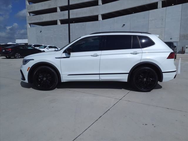 2022 Volkswagen Tiguan SE R-Line Black