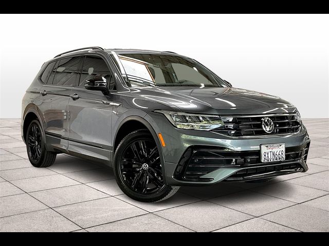 2022 Volkswagen Tiguan SE R-Line Black