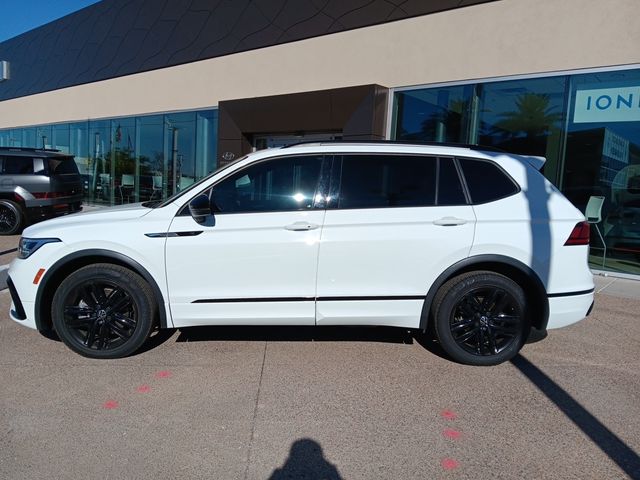 2022 Volkswagen Tiguan SE R-Line Black