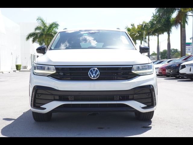 2022 Volkswagen Tiguan SE R-Line Black