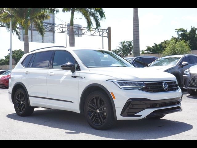 2022 Volkswagen Tiguan SE R-Line Black