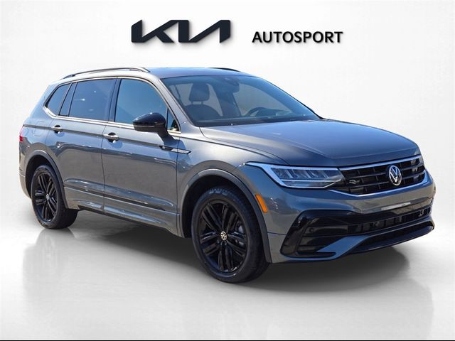 2022 Volkswagen Tiguan SE R-Line Black