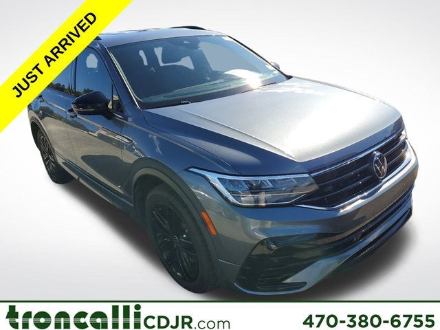 2022 Volkswagen Tiguan SE R-Line Black