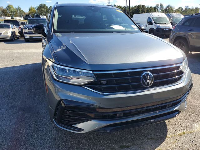 2022 Volkswagen Tiguan SE R-Line Black