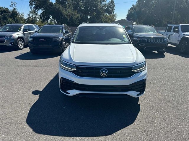 2022 Volkswagen Tiguan SE R-Line Black