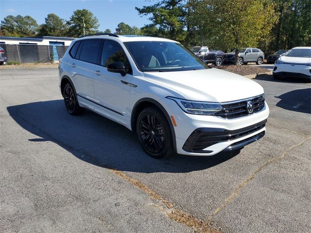 2022 Volkswagen Tiguan SE R-Line Black