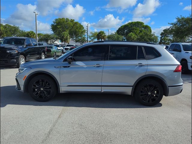 2022 Volkswagen Tiguan SE R-Line Black