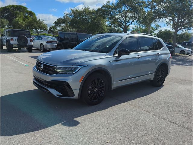 2022 Volkswagen Tiguan SE R-Line Black