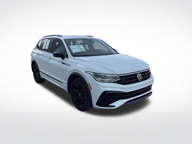 2022 Volkswagen Tiguan SE R-Line Black