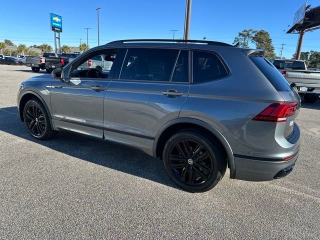 2022 Volkswagen Tiguan SE R-Line Black