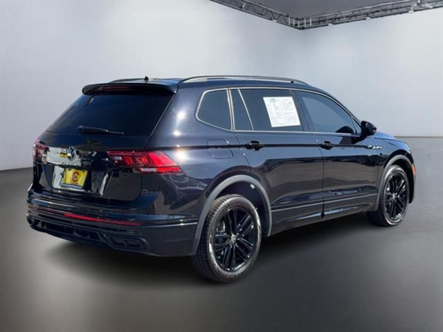 2022 Volkswagen Tiguan SE R-Line Black