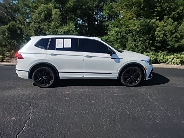 2022 Volkswagen Tiguan SE R-Line Black