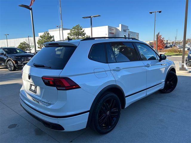 2022 Volkswagen Tiguan SE R-Line Black