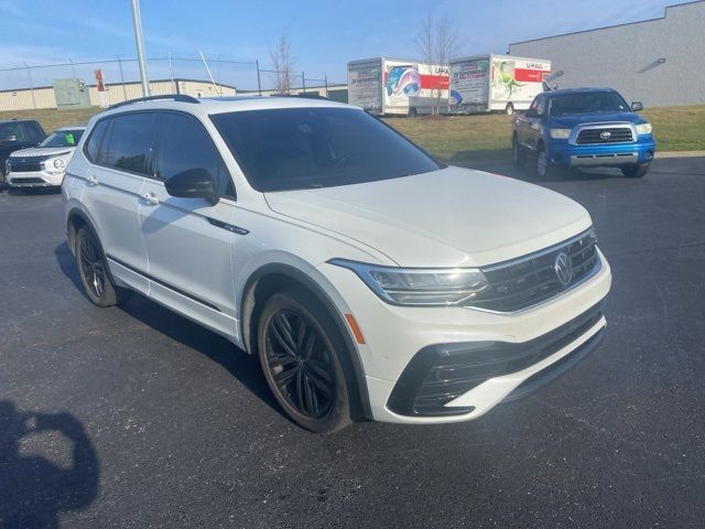 2022 Volkswagen Tiguan SE R-Line Black