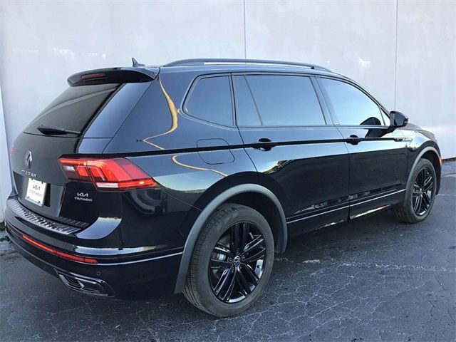 2022 Volkswagen Tiguan SE R-Line Black