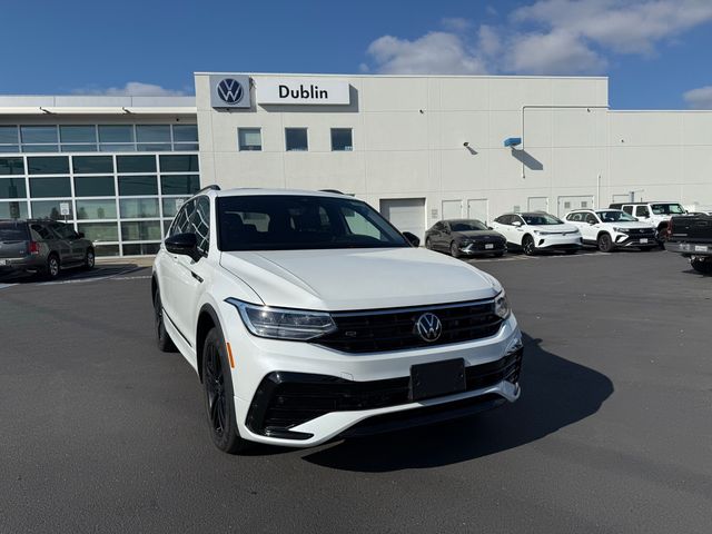 2022 Volkswagen Tiguan SE R-Line Black