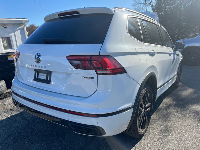 2022 Volkswagen Tiguan SE R-Line Black