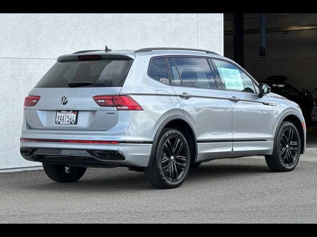 2022 Volkswagen Tiguan SE R-Line Black
