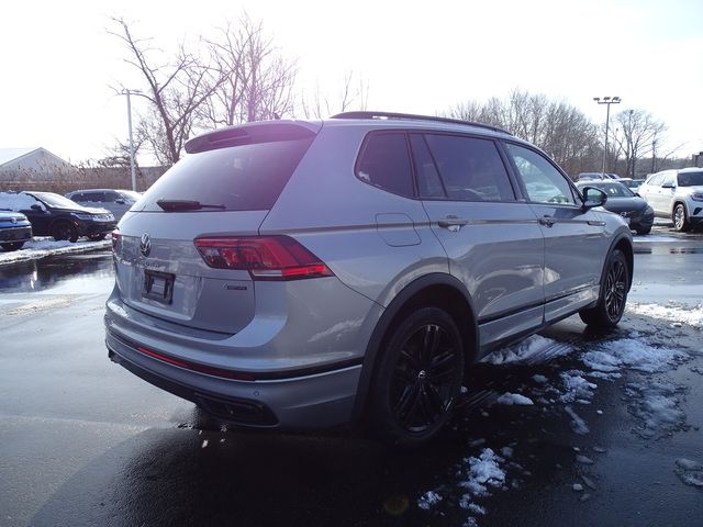 2022 Volkswagen Tiguan SE R-Line Black