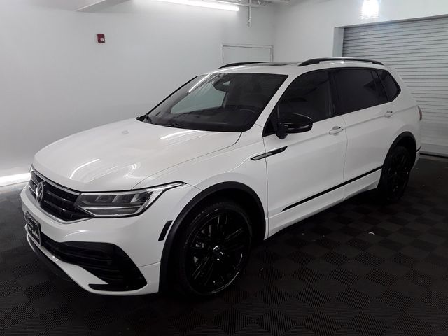 2022 Volkswagen Tiguan SE R-Line Black