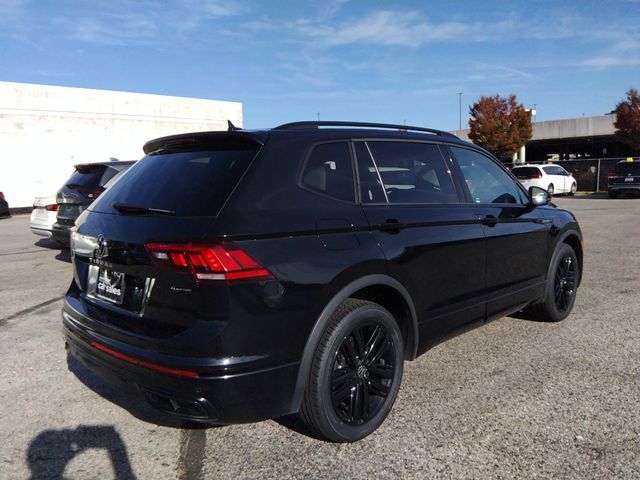 2022 Volkswagen Tiguan SE R-Line Black