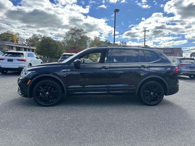 2022 Volkswagen Tiguan SE R-Line Black