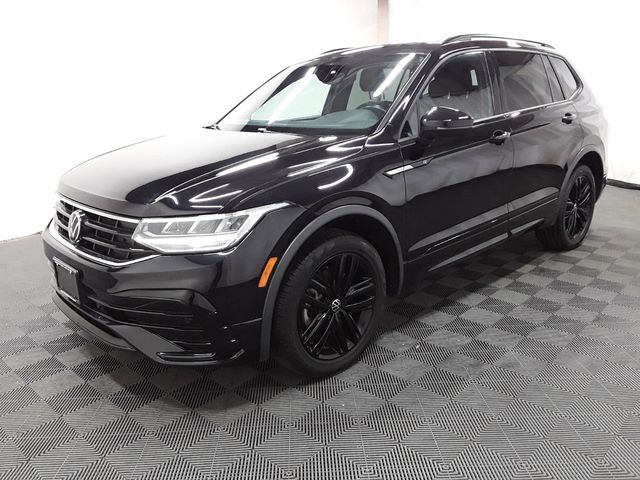 2022 Volkswagen Tiguan SE R-Line Black