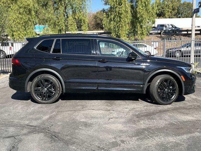 2022 Volkswagen Tiguan SE R-Line Black