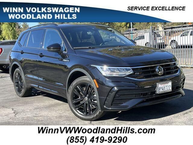 2022 Volkswagen Tiguan SE R-Line Black