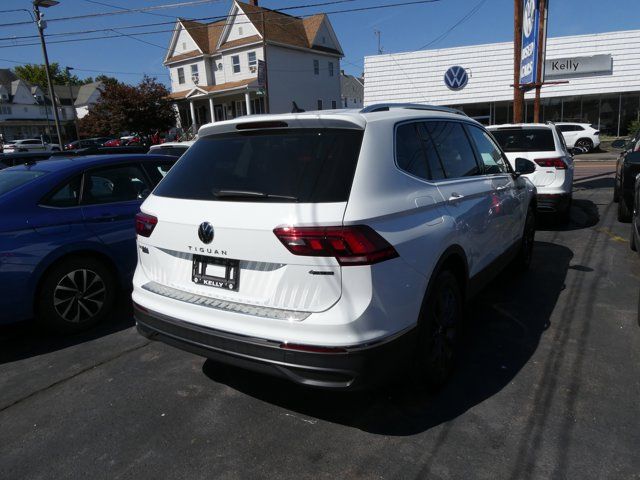 2022 Volkswagen Tiguan SE