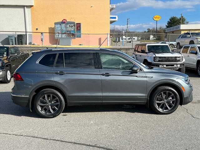 2022 Volkswagen Tiguan SE