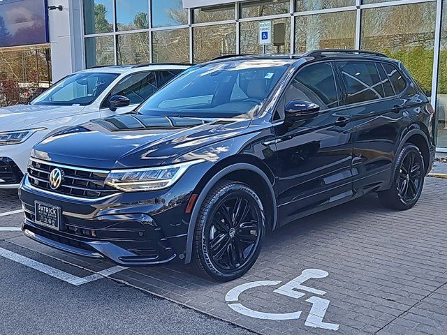 2022 Volkswagen Tiguan SE R-Line Black