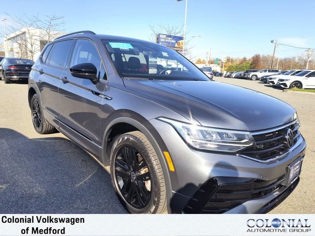 2022 Volkswagen Tiguan SE R-Line Black