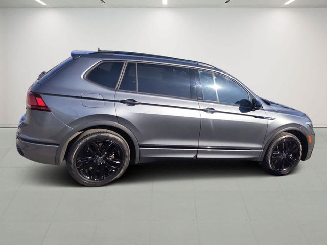 2022 Volkswagen Tiguan SE R-Line Black