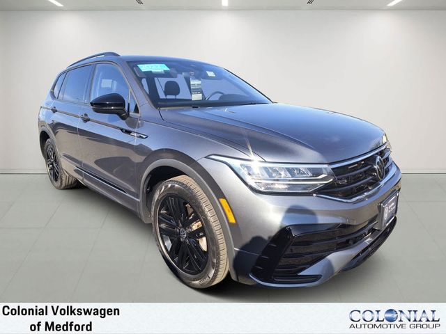 2022 Volkswagen Tiguan SE R-Line Black