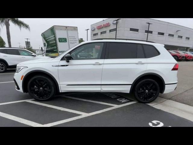 2022 Volkswagen Tiguan SE R-Line Black