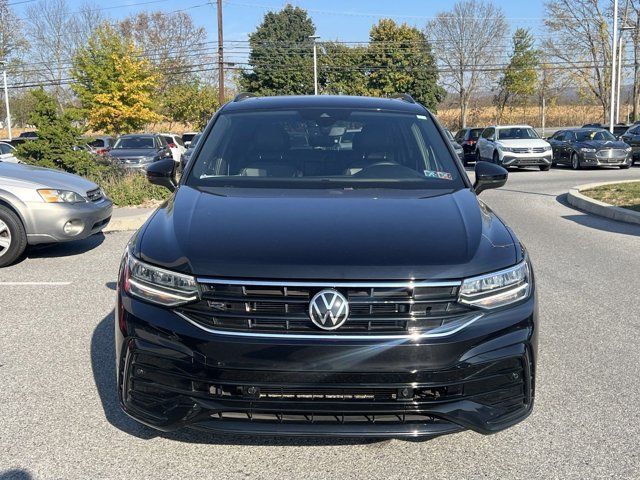 2022 Volkswagen Tiguan SE R-Line Black