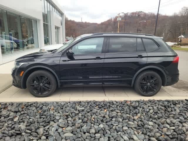 2022 Volkswagen Tiguan SE R-Line Black