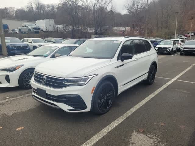 2022 Volkswagen Tiguan SE R-Line Black